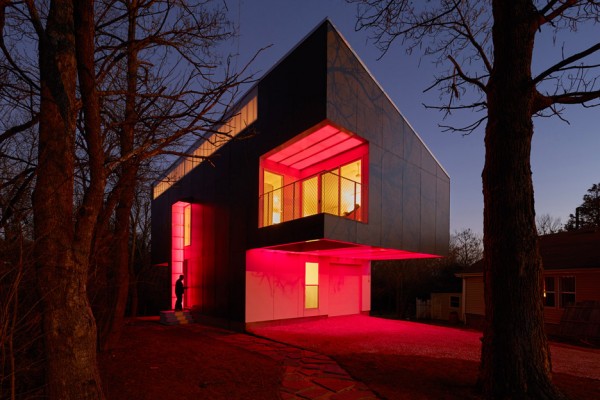 Mood ring house by Silo AR+D in Fayetteville, Arkansas