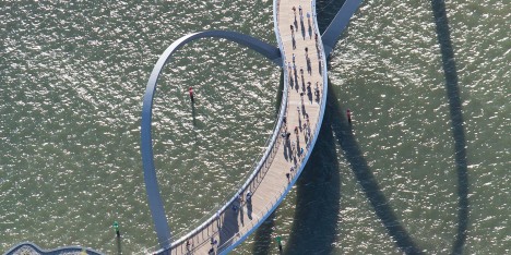Queen Elizabeth Quay bridge in Perth, Australia by Arup Associates