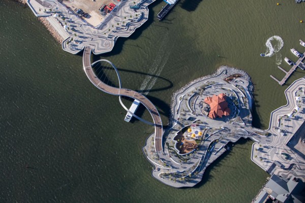 Queen Elizabeth Quay bridge in Perth, Australia by Arup Associates