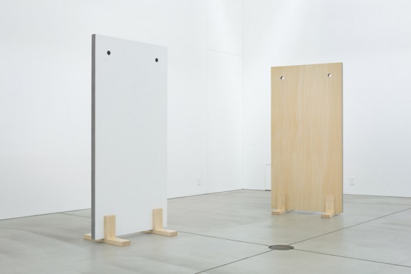 sponge-table-jo-nagasaka-design-furniture-tokyo-japan-takumi-ota_dezeen_936_2