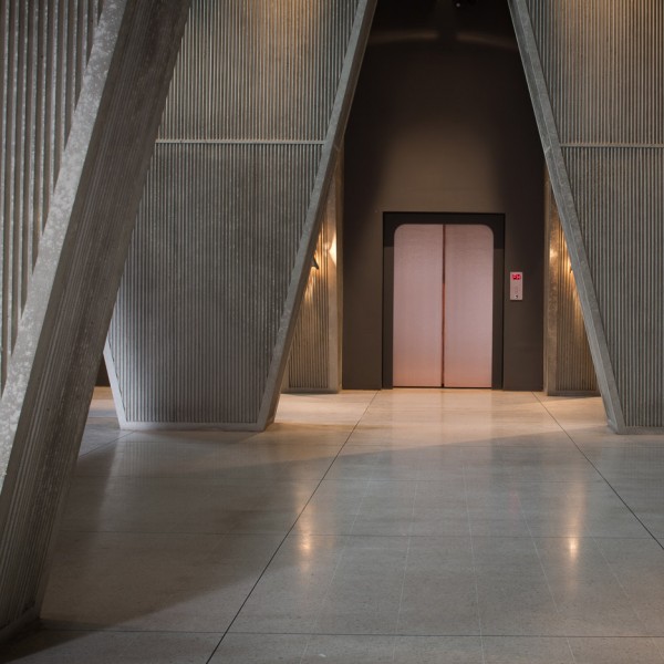 Interview on High-rise directed by Ben Wheatley with production design by Mark Tildesley