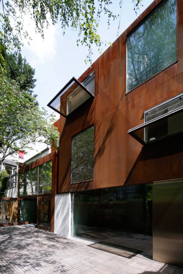 the-cubist-house-jacques-moussafir-corten-paris-france-corten-_dezeen_936_8