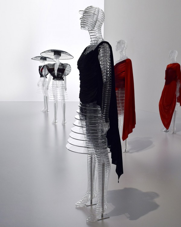 Tokujin Yoshioka mannequins for Issey Miyake