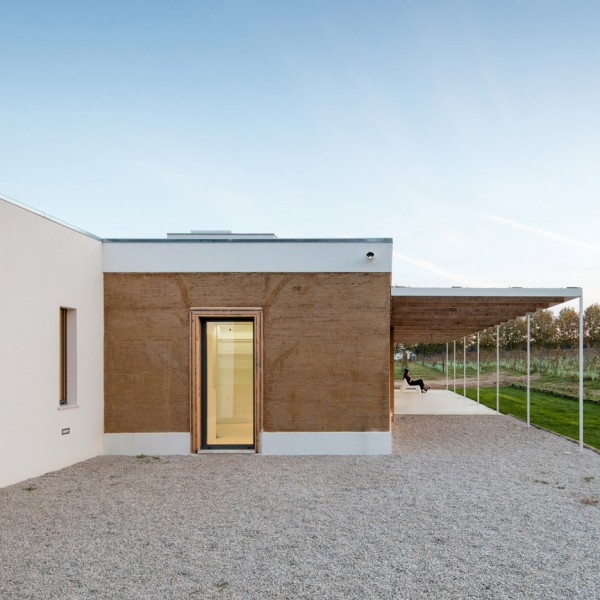vineyard-house-blaanc-architecture-residential-montijo-portugal-rammed-earth-joao-morgado_dezeen_936_1