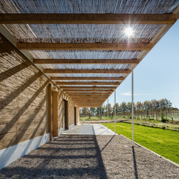 vineyard-house-blaanc-architecture-residential-montijo-portugal-rammed-earth-joao-morgado_dezeen_936_10