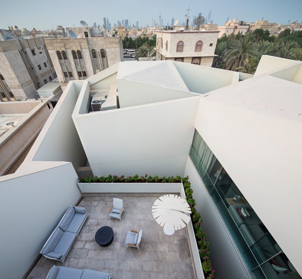 Wall House by AGi Architects