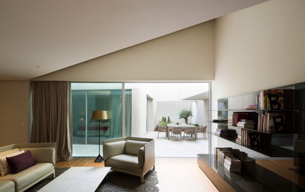Wall House by AGi Architects