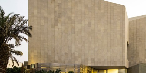 Wall House by AGi Architects