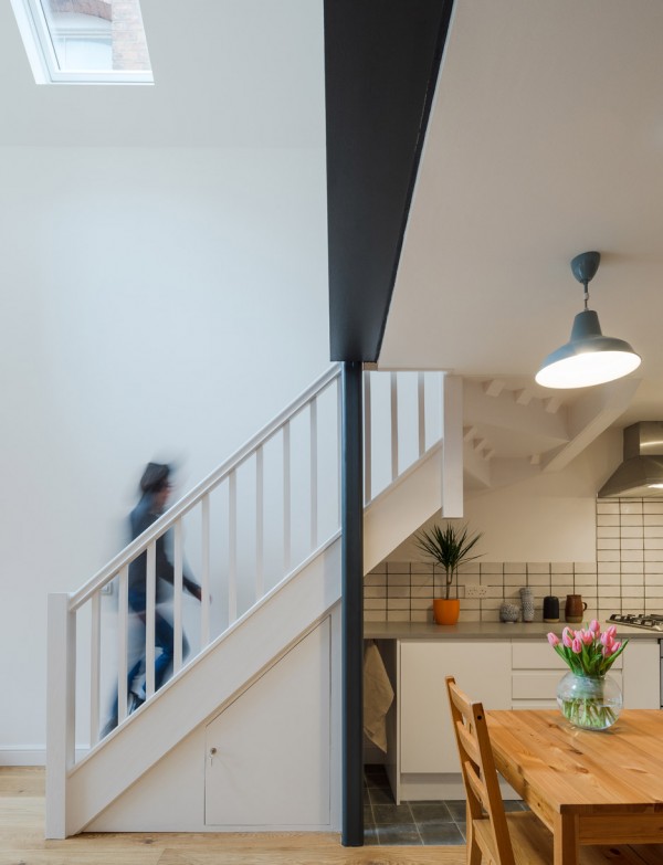 Writer's Coach House by Intervention Architecture