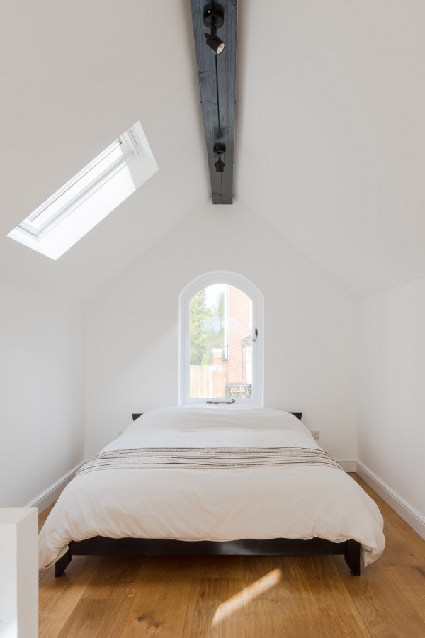 Writer's Coach House by Intervention Architecture
