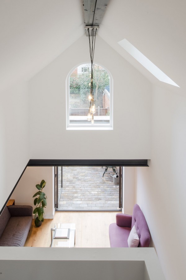 Writer's Coach House by Intervention Architecture