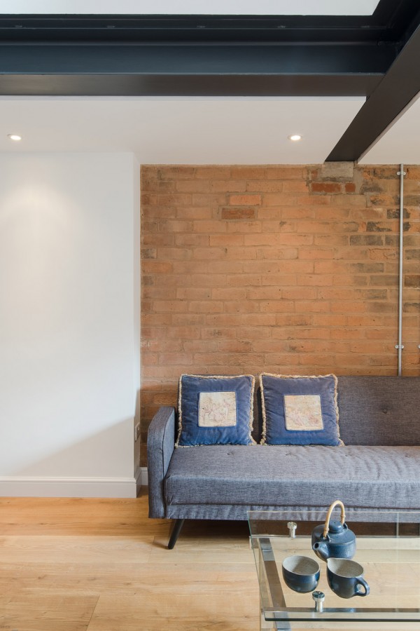 Writer's Coach House by Intervention Architecture