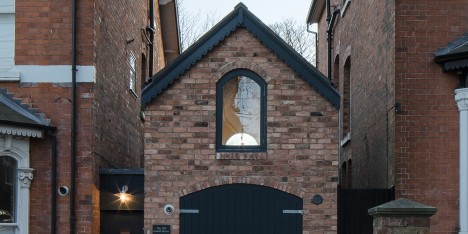 Writer's Coach House by Intervention Architecture