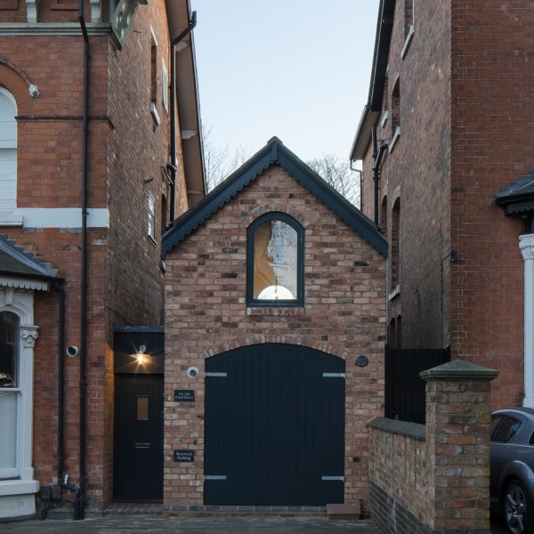 Writer's Coach House by Intervention Architecture