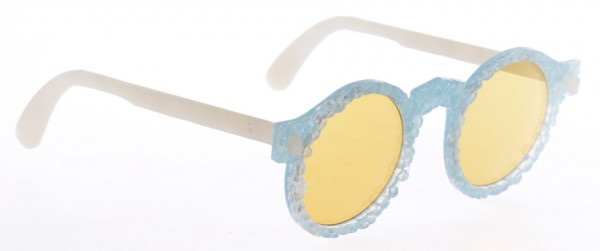 bioplastic-sunglasses-collection-1-crafting-plastics-milan-design-week-2016-fashion_dezeen_936_3