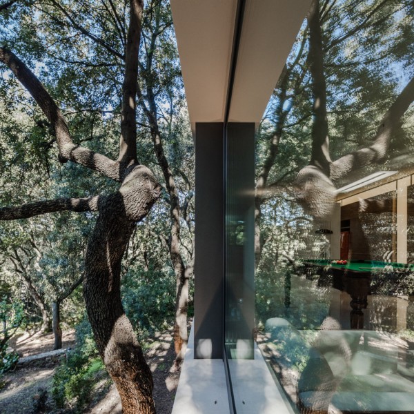 casa-nel-bosco-officina29-architetti-house-in-the-woods-joao-morgado_dezeen_936_23