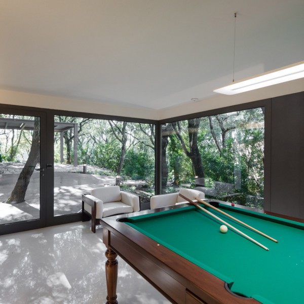 casa-nel-bosco-officina29-architetti-house-in-the-woods-joao-morgado_dezeen_936_29