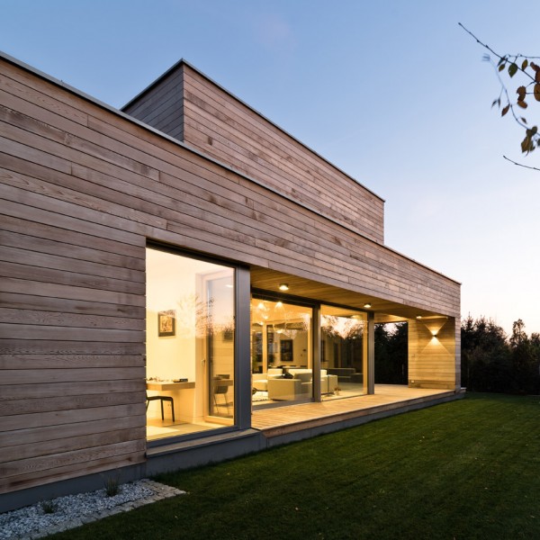 Mariusz Wrzeszcz completes house in Poland with cedar walls inside and out