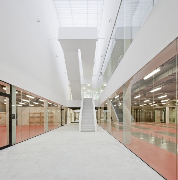 Salburúa Civic Center by ACXT