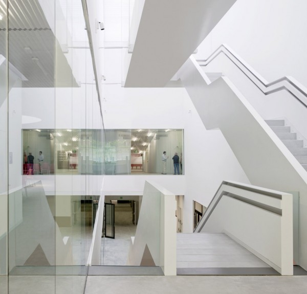 Salburúa Civic Center by ACXT