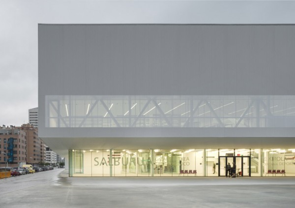 Salburúa Civic Center by ACXT