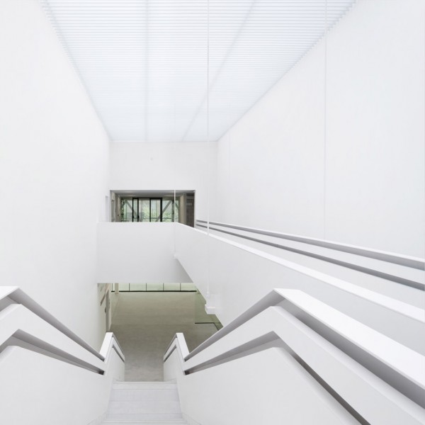 Salburúa Civic Center by ACXT