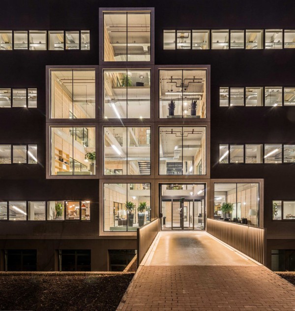 De Alliantie Headquarters by Studioninedots