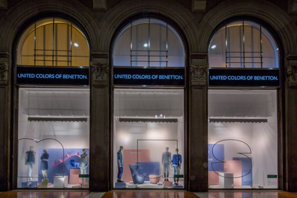 Tribute to Domus window display by Fabrica in Rose Quartz Serenity pantone colours of the year at United Colours of Benneton Milan Design Week
