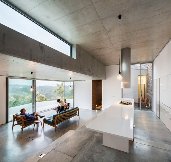 Casa na Gateira by Camarim Arquitectos in Portugal residential architecture concrete