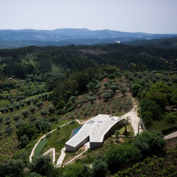 Casa na Gateira by Camarim Arquitectos in Portugal residential architecture concrete