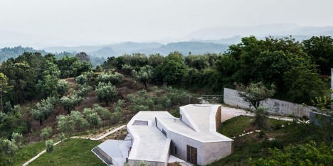 Casa na Gateira by Camarim Arquitectos in Portugal residential architecture concrete