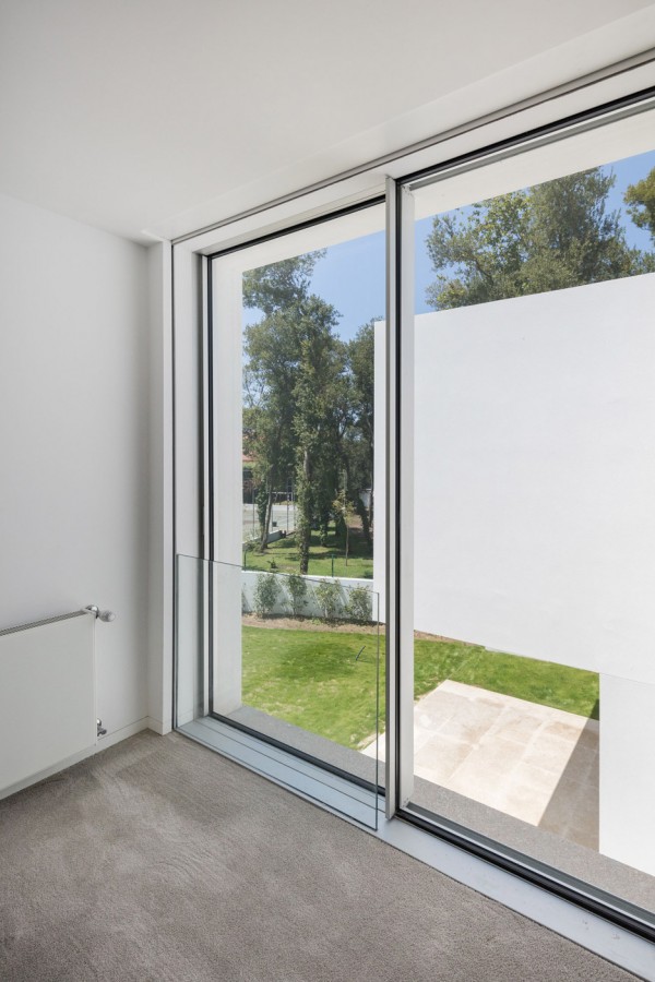 Photograph by Joao Morgado House MR by 236 Arquitectos