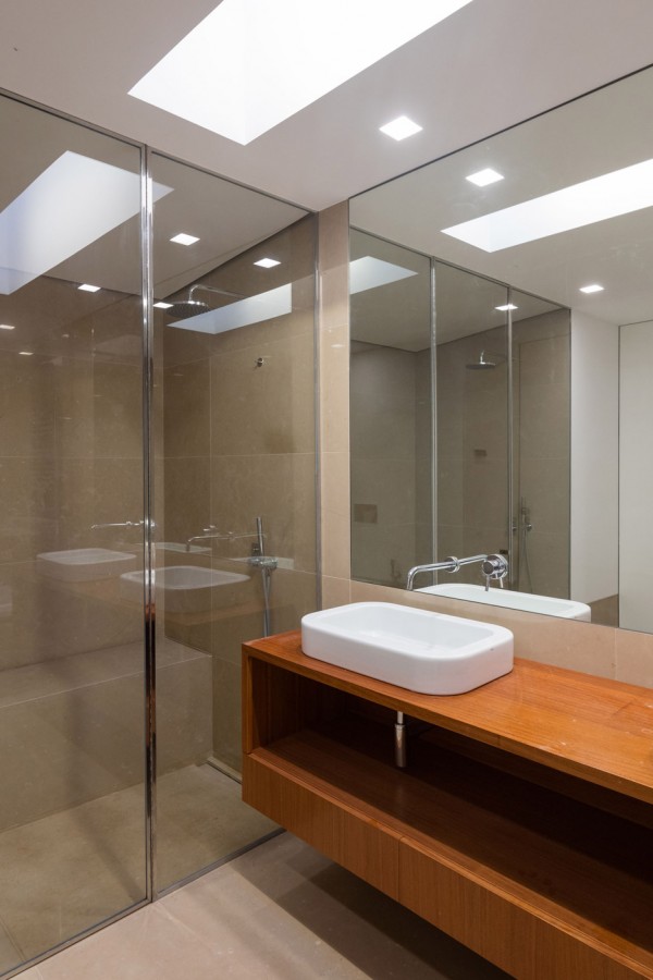 Photograph by Joao Morgado House MR by 236 Arquitectos