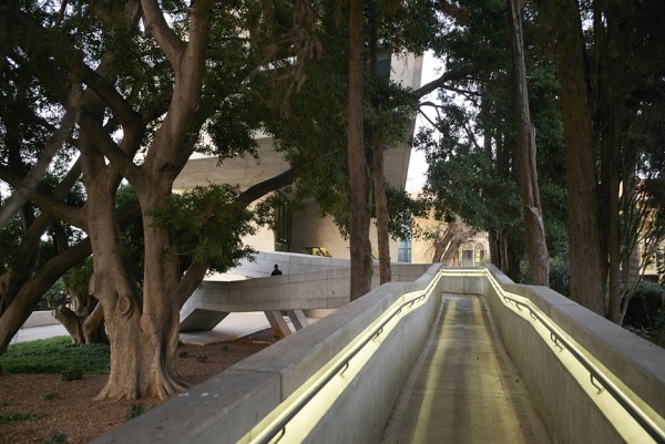 issam-fares-institute-zaha-hadid-julien-lanoo-architecture-photography_dezeen_936_11