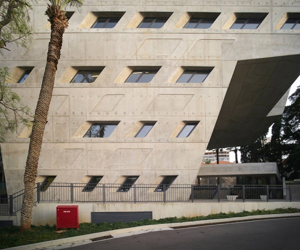 issam-fares-institute-zaha-hadid-julien-lanoo-architecture-photography_dezeen_936_2
