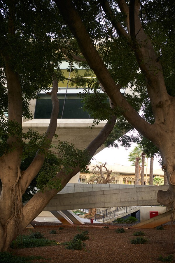issam-fares-institute-zaha-hadid-julien-lanoo-architecture-photography_dezeen_936_9