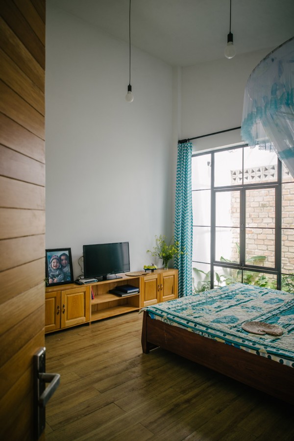 Kontum House by Khuôn Studio