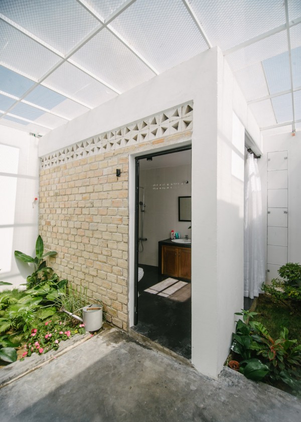 Kontum House by Khuôn Studio