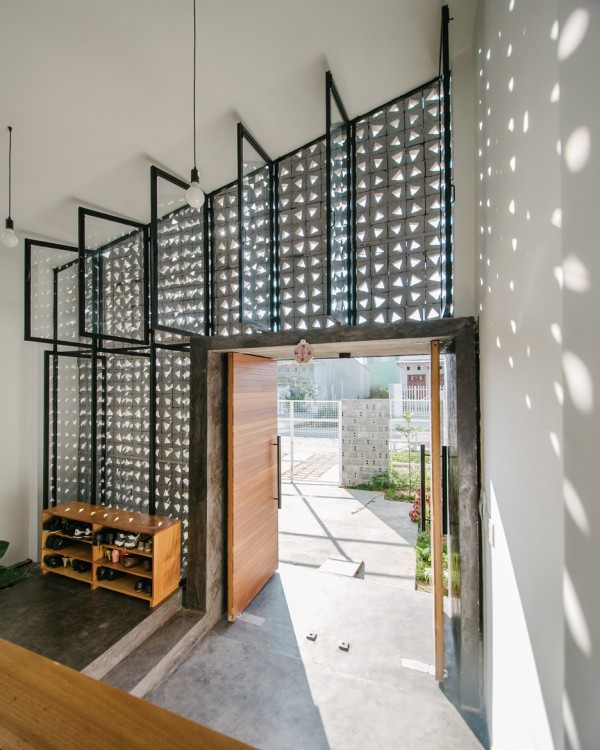 Kontum House by Khuôn Studio