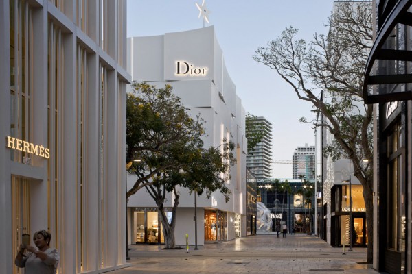 Dior shop in Miami by Barbarito Bancel