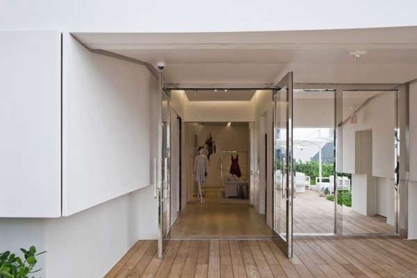 Dior shop in Miami by Barbarito Bancel