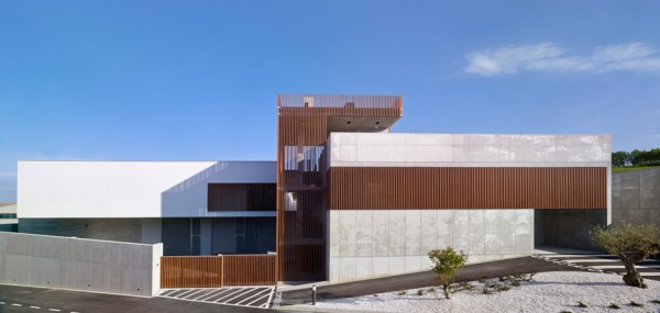 Morgue of Jove by AE Arquitectos