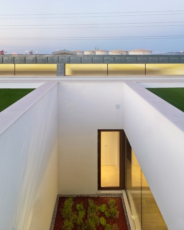 Morgue of Jove by AE Arquitectos