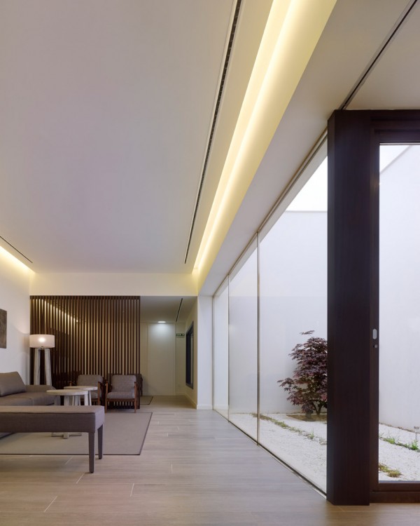 Morgue of Jove by AE Arquitectos