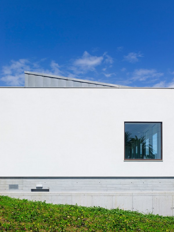 Morgue of Jove by AE Arquitectos