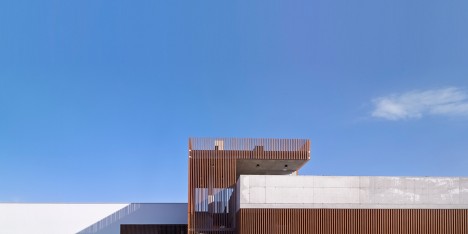 Morgue of Jove by AE Arquitectos