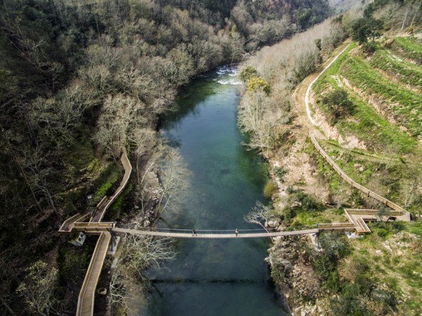 Paiva Walkways by Trimetrica, photographed by Nelson Garrido