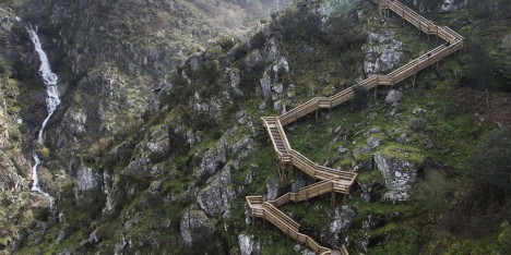 Paiva Walkways by Trimetrica, photographed by Nelson Garrido