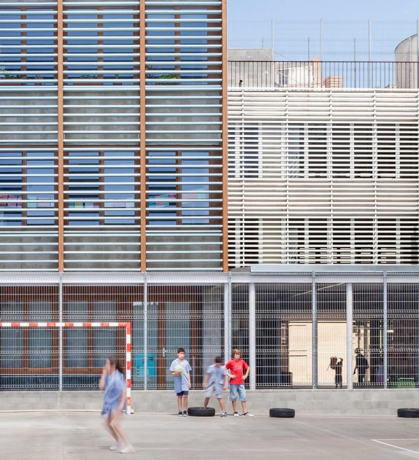Refurbishment of the school 906 by H Arquitectes