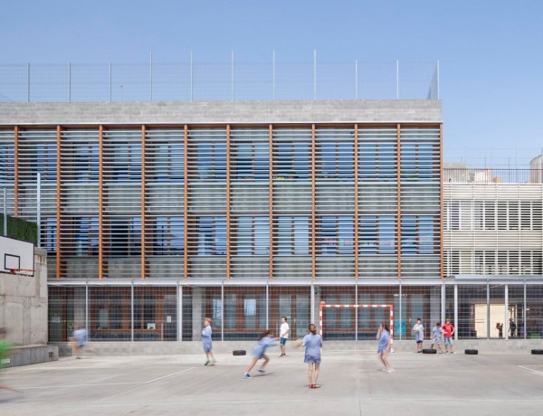 Refurbishment of the school 906 by H Arquitectes